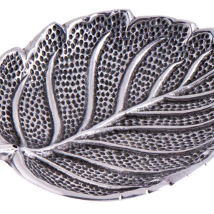 Handgefertigte Schale in Blattform aus Metall, ideal für Räucherwerk oder kleine Geschenke.
